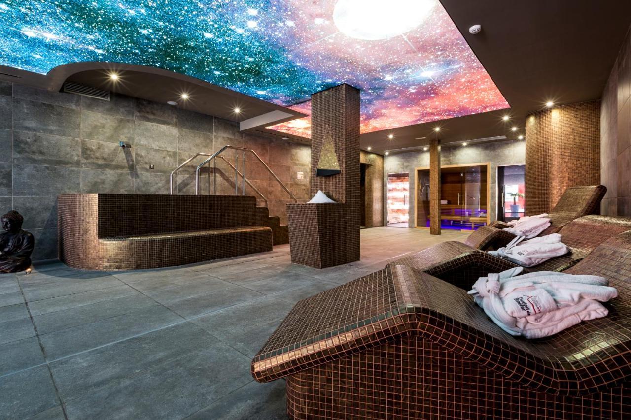 Hotel & Spa Ciudad De Бинефар Экстерьер фото