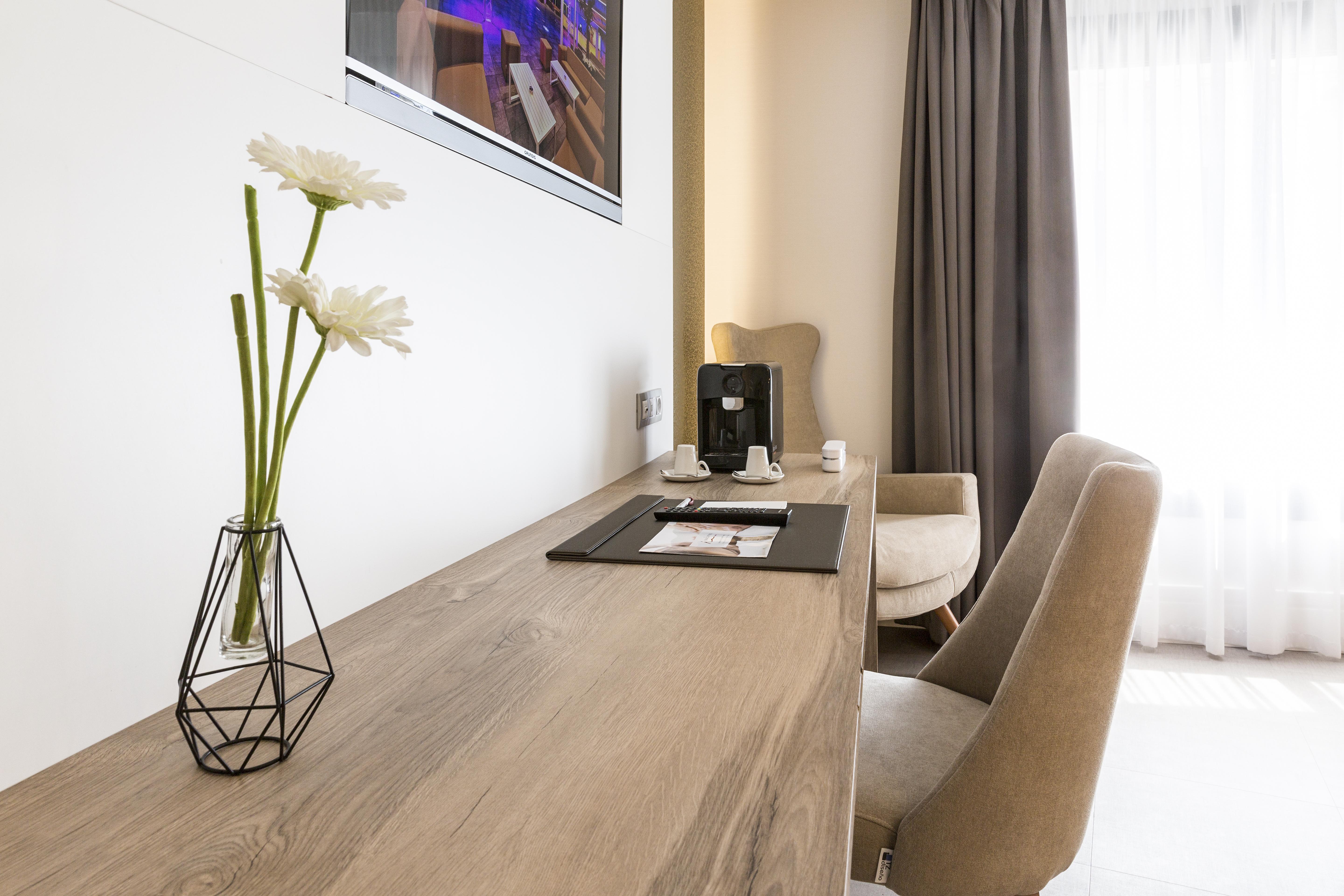 Hotel & Spa Ciudad De Бинефар Экстерьер фото